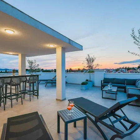 아파트 Premium Ventus Rosa - Bora Penthouse 자다르